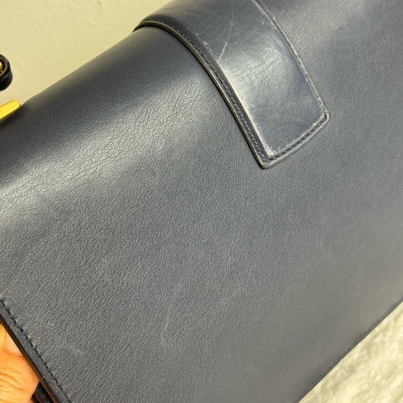 Gucci Animalier Lock Leather Shoulder Bag - Picture 9 of 17